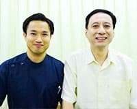 西野 匡紀様と院長のツーショット