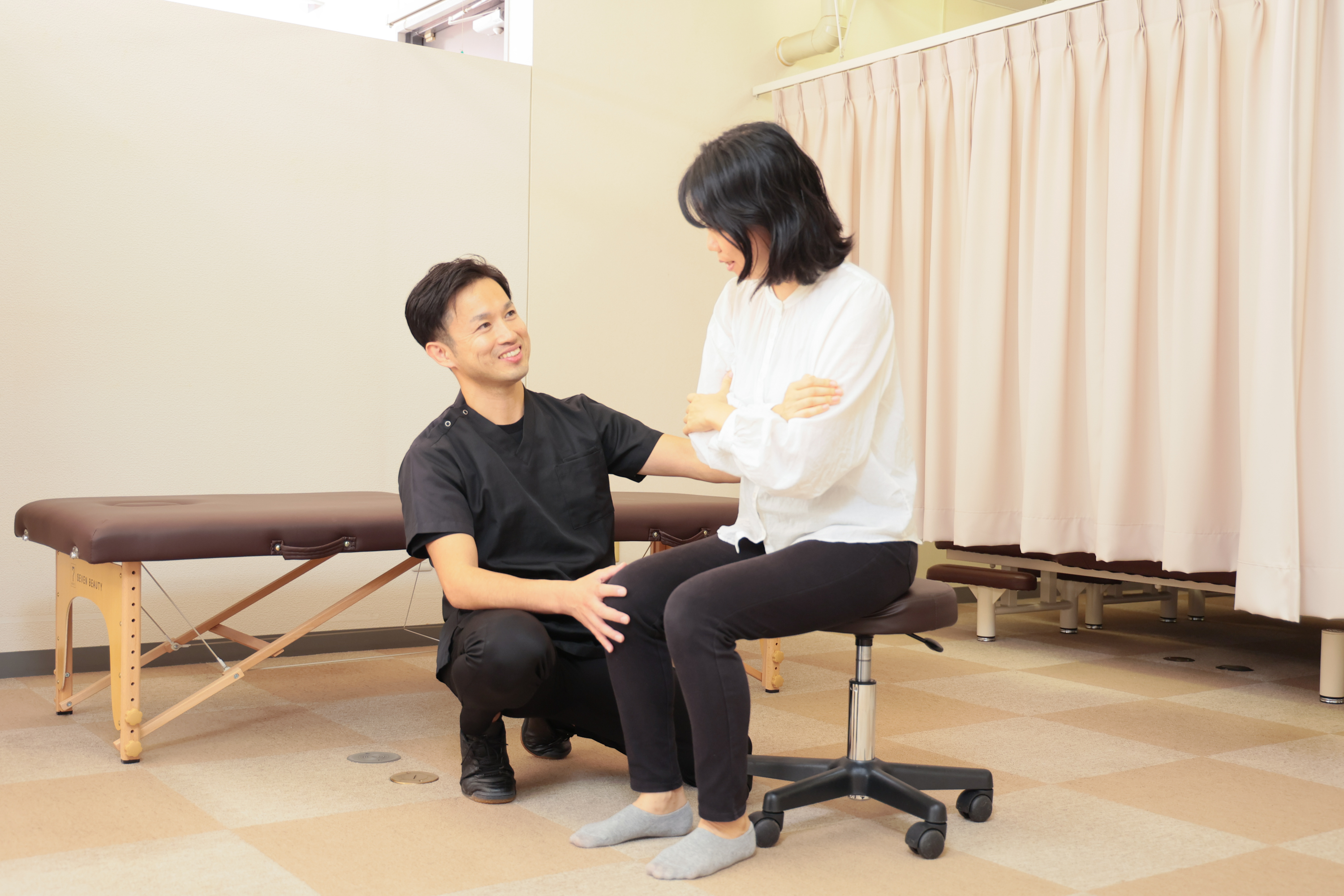 【枚方市】四十肩・五十肩が「動かしても治らない」物理的理由｜NJM理論による神経解放