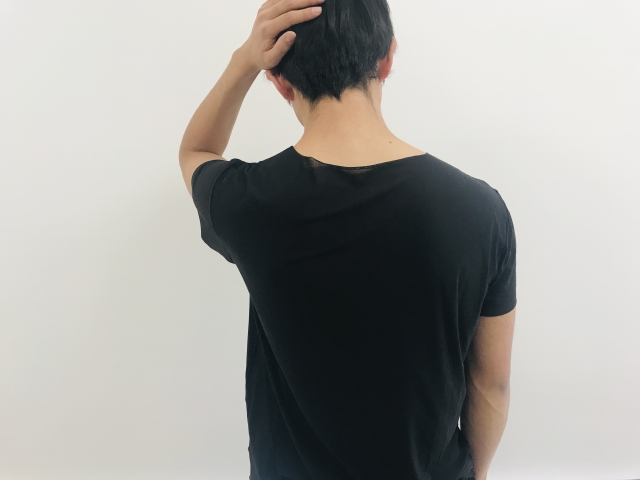 【枚方市】交通事故後の「消えない頭痛・肩の重さ」｜23年の実績が導くNJM理論