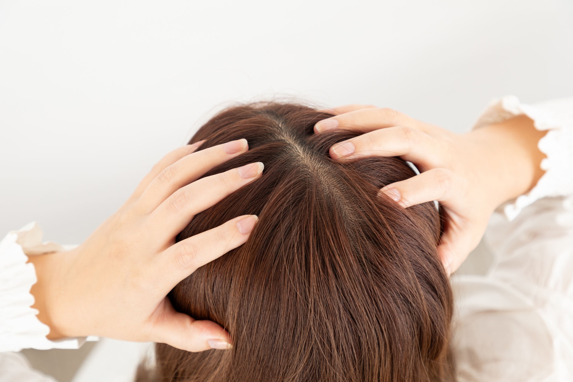 シャンプーを変えても抜け毛が止まらない理由。毛乳頭細胞が『亜鉛不足』に陥ると何が起きるか