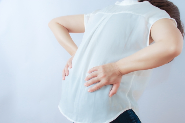 【枚方市】交通事故後の「腰痛・坐骨神経痛」を放置しないでください｜神経整体の専門ケア