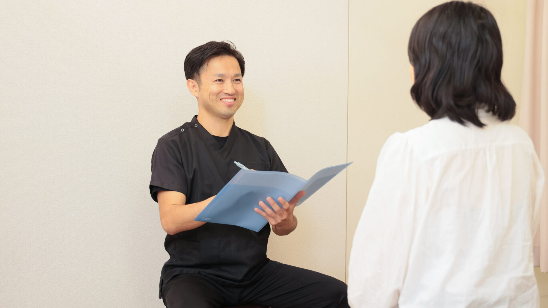 【枚方市】交通事故の「後遺症」を残さないための初期対応と神経整体