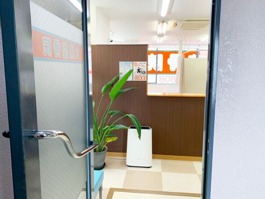 D: 6階に大黒整骨院の入口があります。